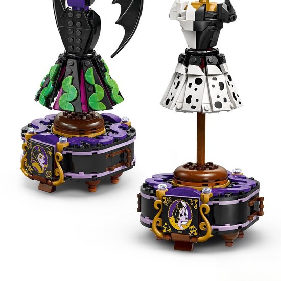LEGO® Disney Villains - De jurken van Maleficent en Cruella De Vil - 43262
